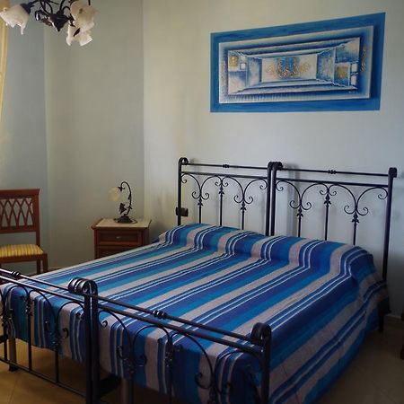 B&B La Pineta SantʼAntìoco Exteriör bild